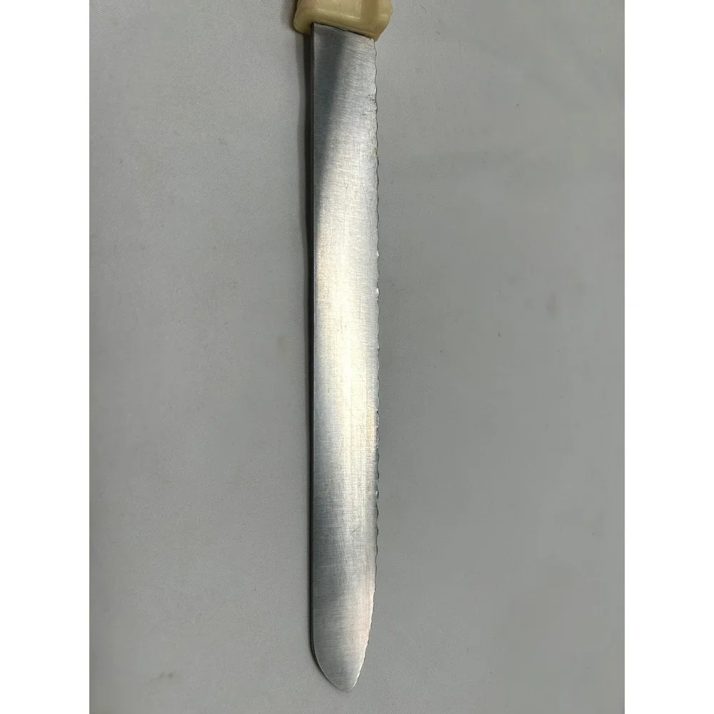 Vintage Magic-Hone Serrated Bread Knife Cream Handle Stainless Steel USA Made‎
